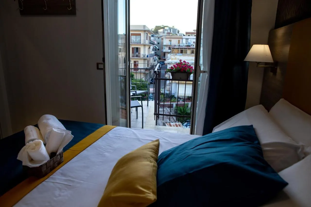 Operaprimasuite Messina Bed & Breakfast